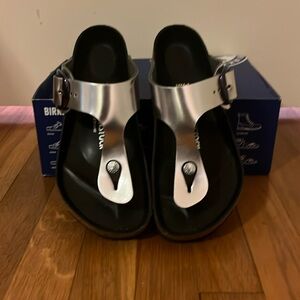 Birkenstock Gizeh Big Buckle ~ Metallic Silver ~ Size 39 8.5